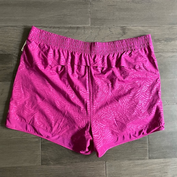 Athleta mesh shorts - Picture 3 of 7